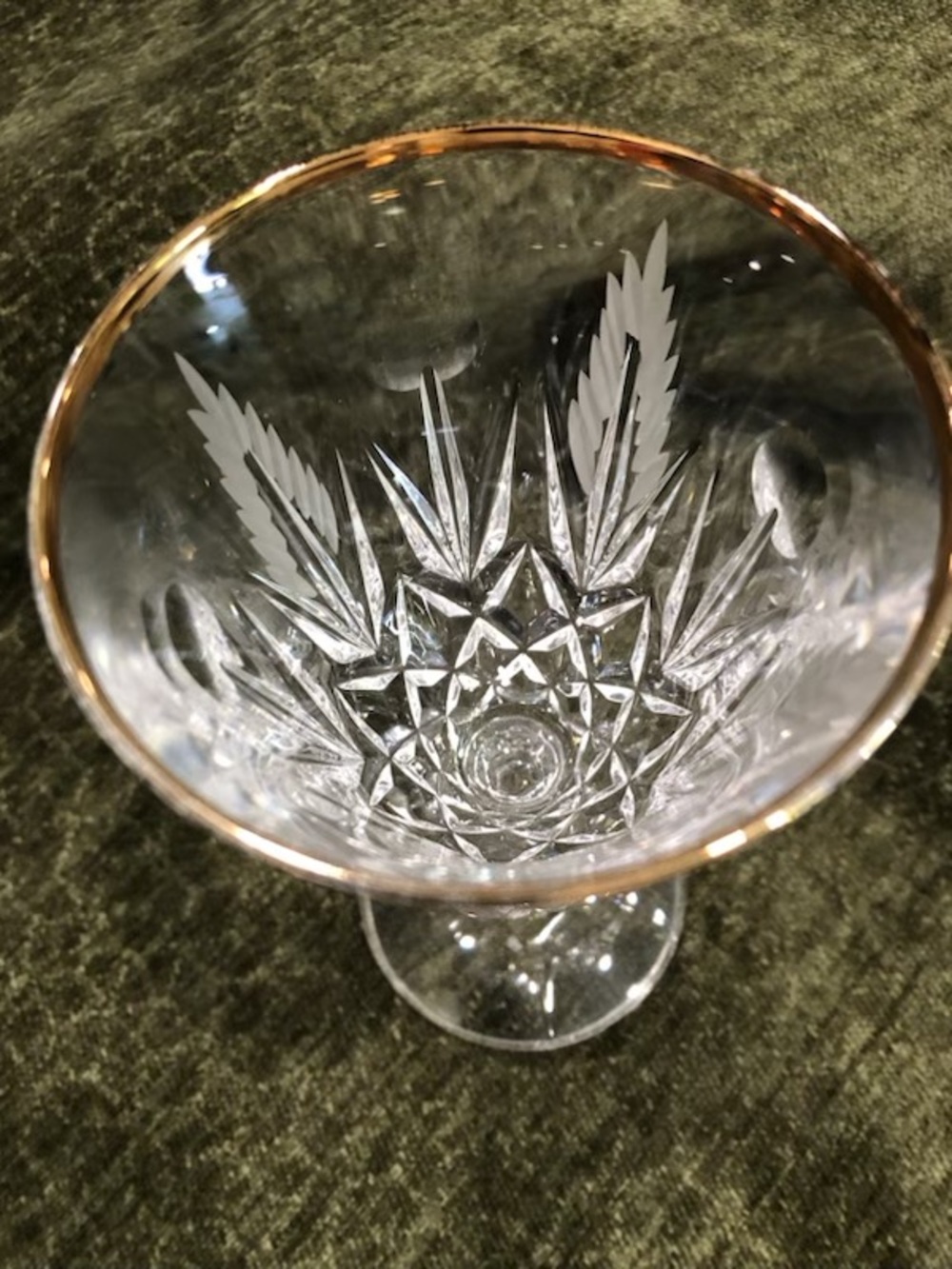 Clear Crystal Cut Wine Glass with Gold Rim - Picture 3 of 5